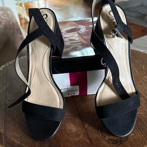 Chic Black Strappy Heels